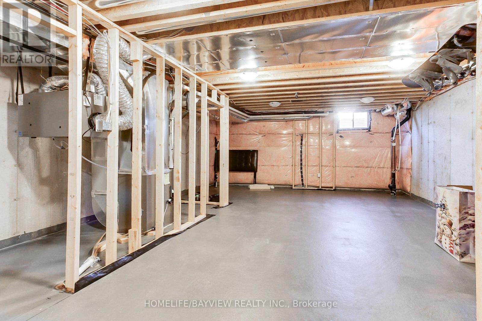 70 Lorne Thomas Place, New Tecumseth, Ontario  L9R 0V8 - Photo 32 - N12471089