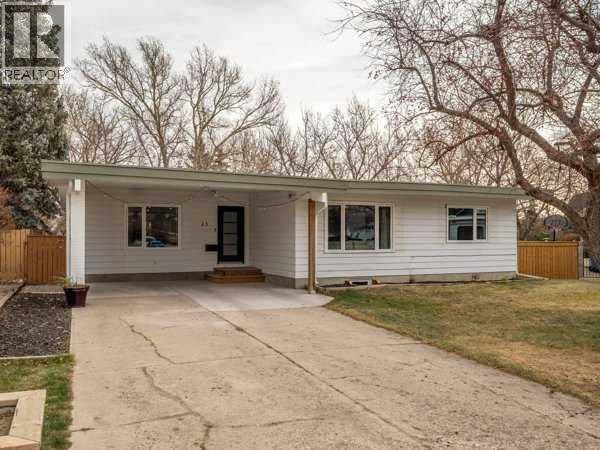 25 Nevada Road W, Lethbridge, Alberta  T1K 4A6 - Photo 2 - A2271389