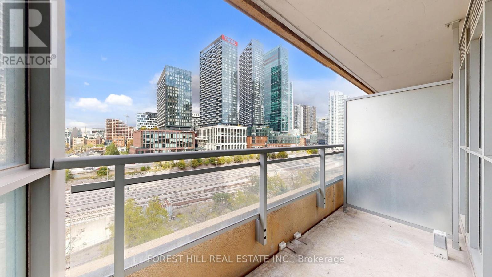 743 - 10 Capreol Court, Toronto, Ontario M5V 4B3 - Photo 21 - C12484964