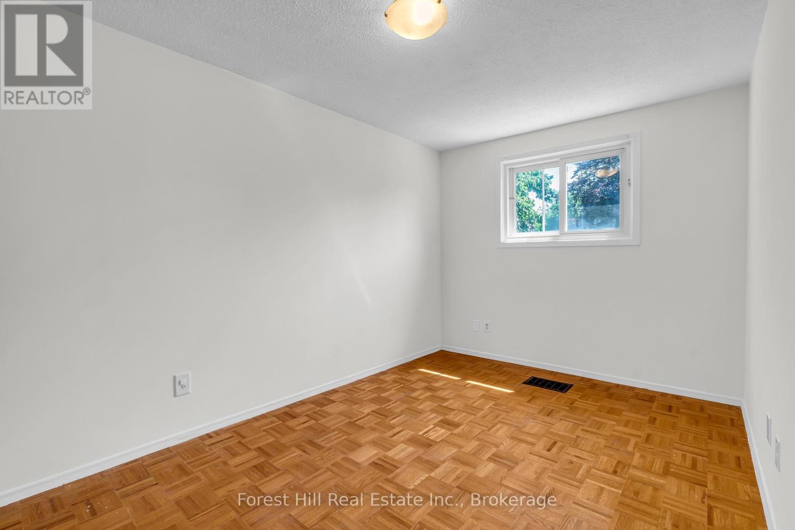 15 Homestead Place, Kitchener, Ontario N2N 1Z1 - Photo 16 - X12465584