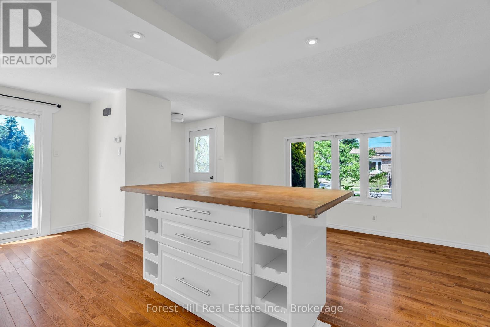 15 Homestead Place, Kitchener, Ontario N2N 1Z1 - Photo 10 - X12465584