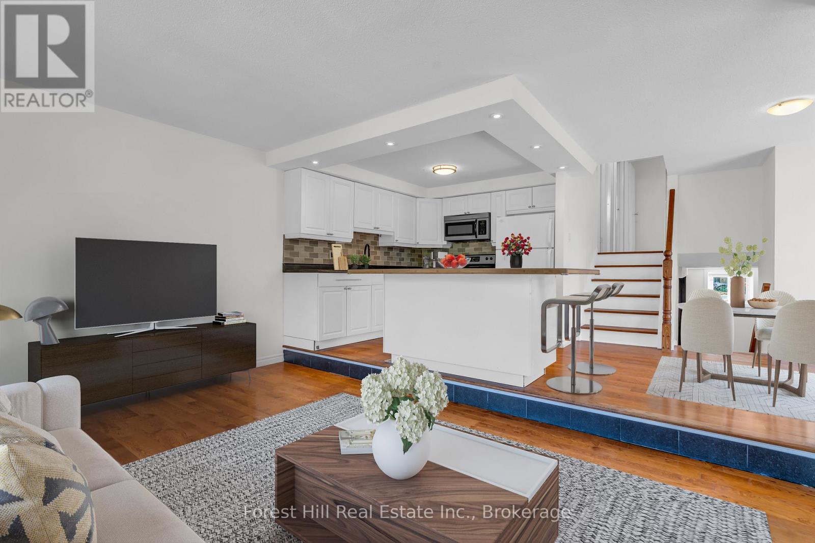 15 Homestead Place, Kitchener, Ontario N2N 1Z1 - Photo 6 - X12465584