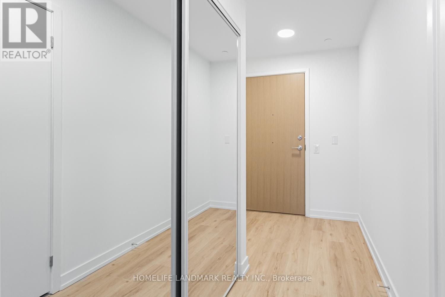 2612 - 395 Square One Drive, Mississauga, Ontario  L5B 0P6 - Photo 4 - W12588390