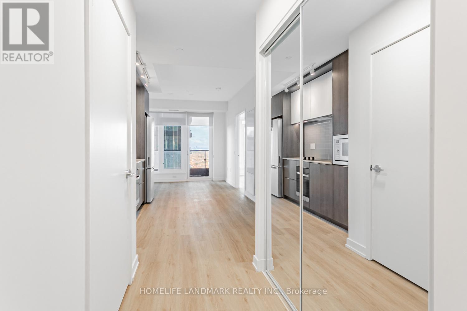 2612 - 395 Square One Drive, Mississauga, Ontario  L5B 0P6 - Photo 5 - W12588390