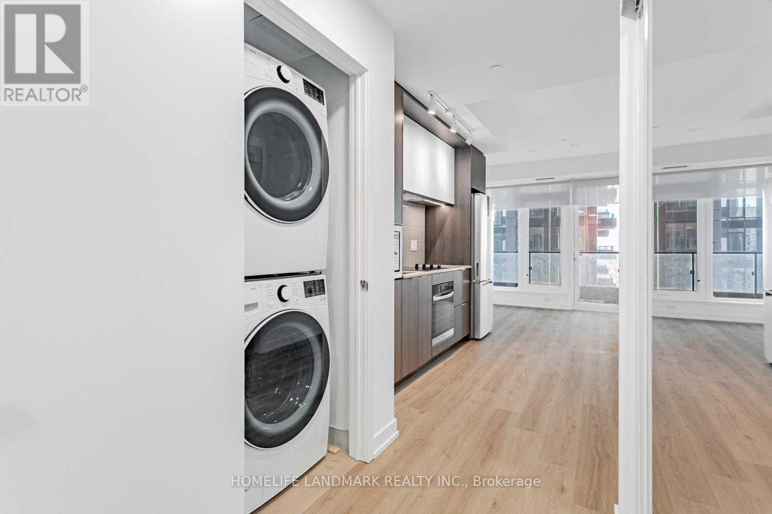 2612 - 395 Square One Drive, Mississauga, Ontario  L5B 0P6 - Photo 7 - W12588390