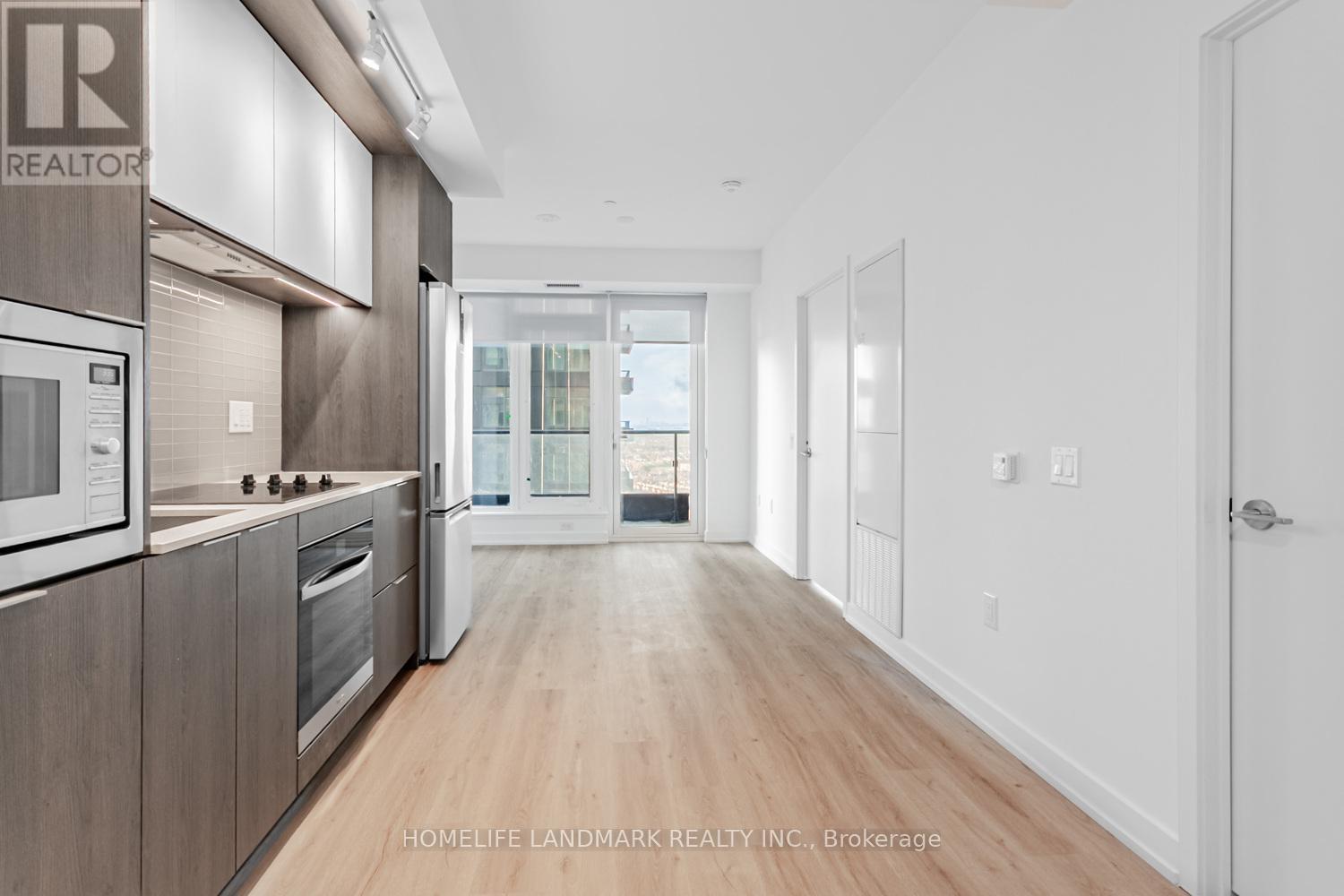 2612 - 395 Square One Drive, Mississauga, Ontario  L5B 0P6 - Photo 8 - W12588390