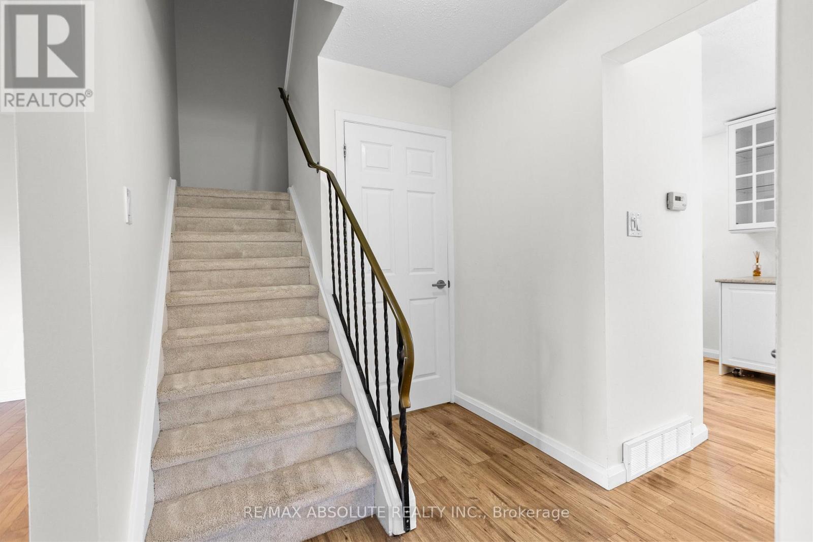 16 Melanie Crescent, Ottawa, Ontario  K2L 2E5 - Photo 12 - X12588402