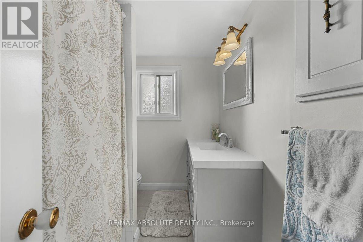 16 Melanie Crescent, Ottawa, Ontario  K2L 2E5 - Photo 18 - X12588402