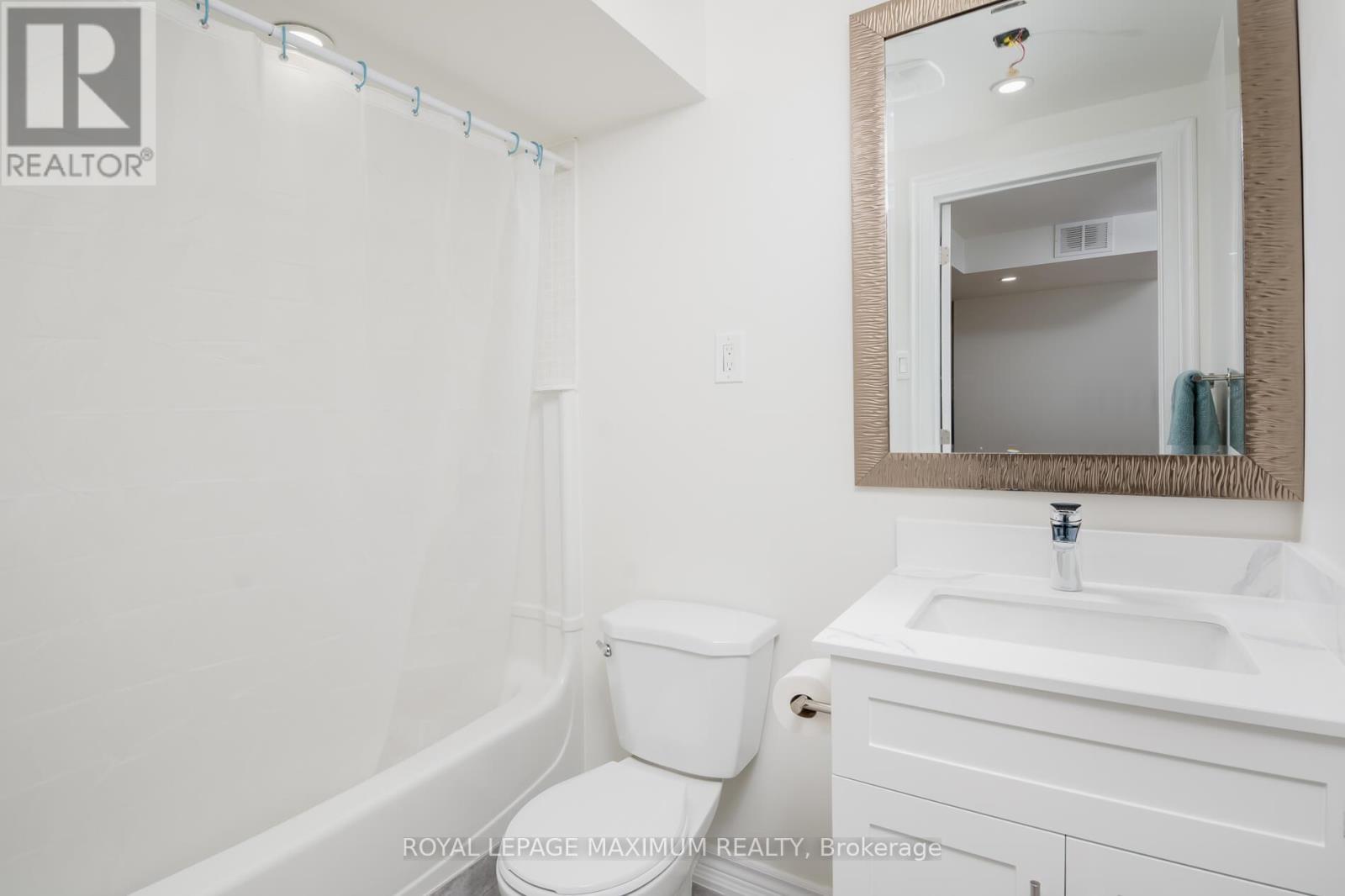 179 Warwick Crescent, Newmarket, Ontario  L3X 2S3 - Photo 18 - N12518476