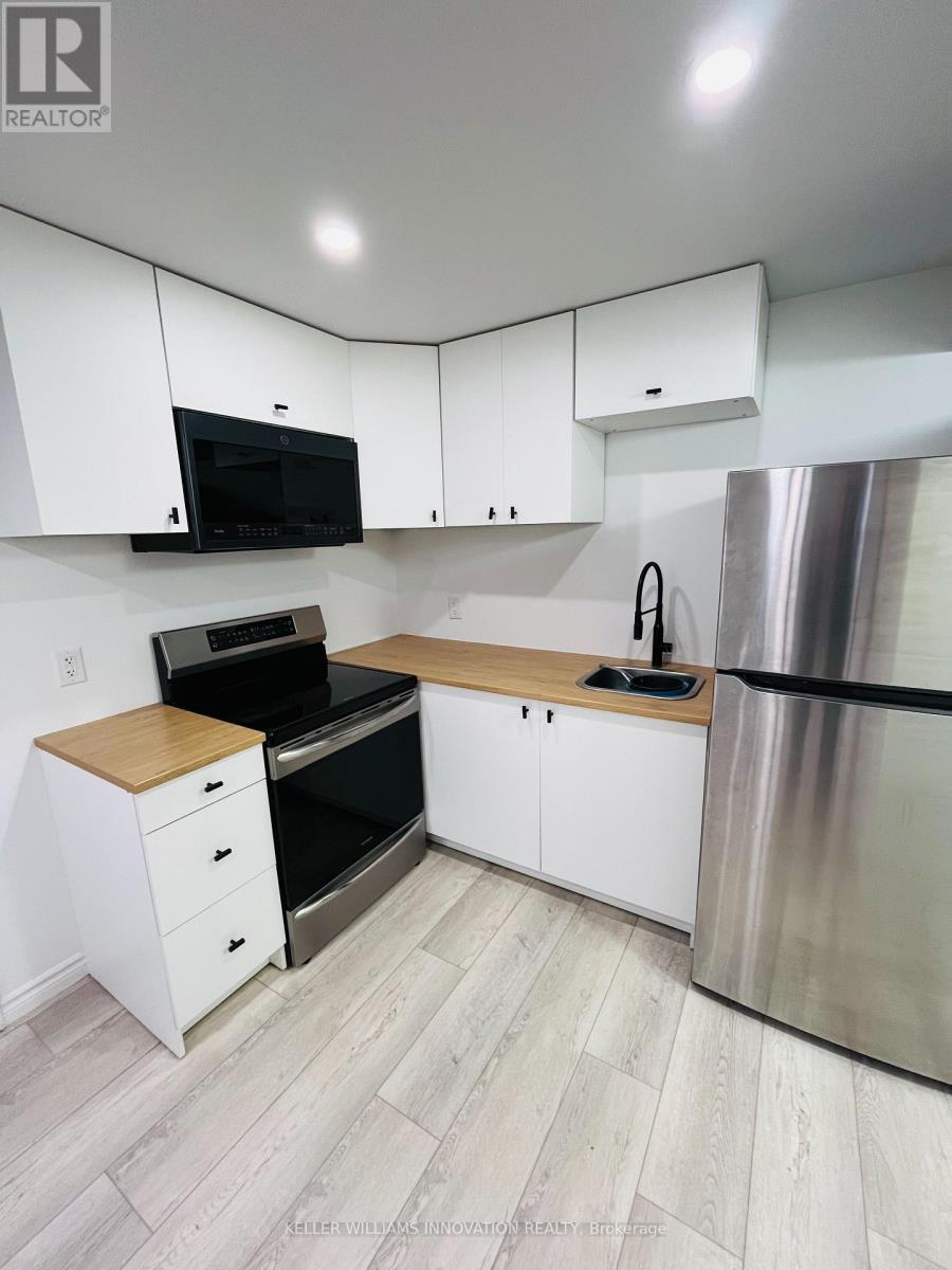 292 Freure Drive, Cambridge, Ontario  N1S 0C1 - Photo 3 - X12588396