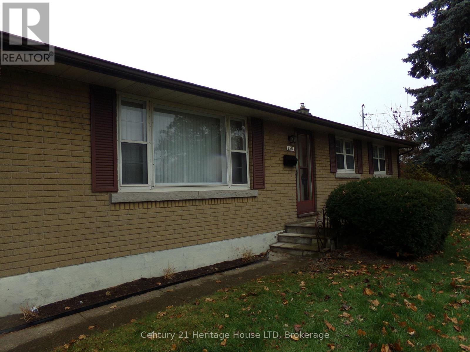 6558 Oneil Street, Niagara Falls, Ontario L2J 1N1 - Photo 2 - X12576310