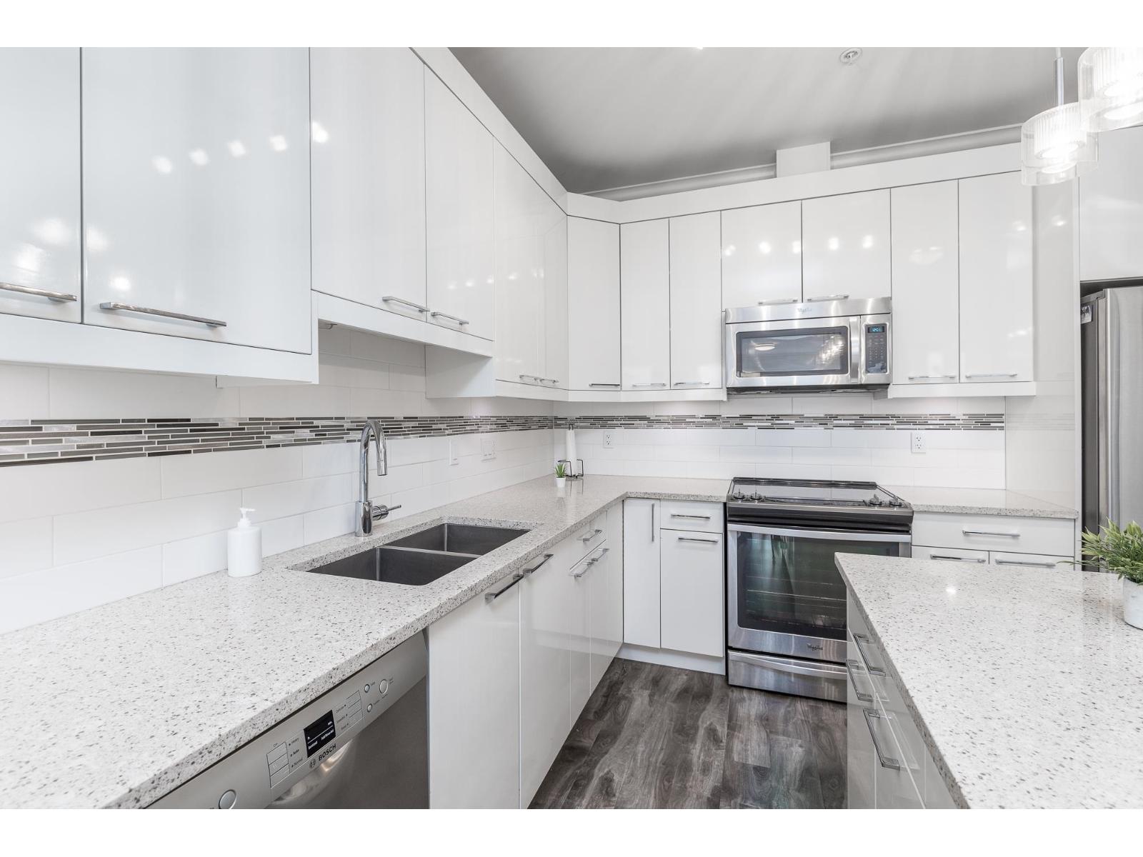 508 19228 64 Avenue, Surrey, British Columbia  V3S 7C9 - Photo 2 - R3052711