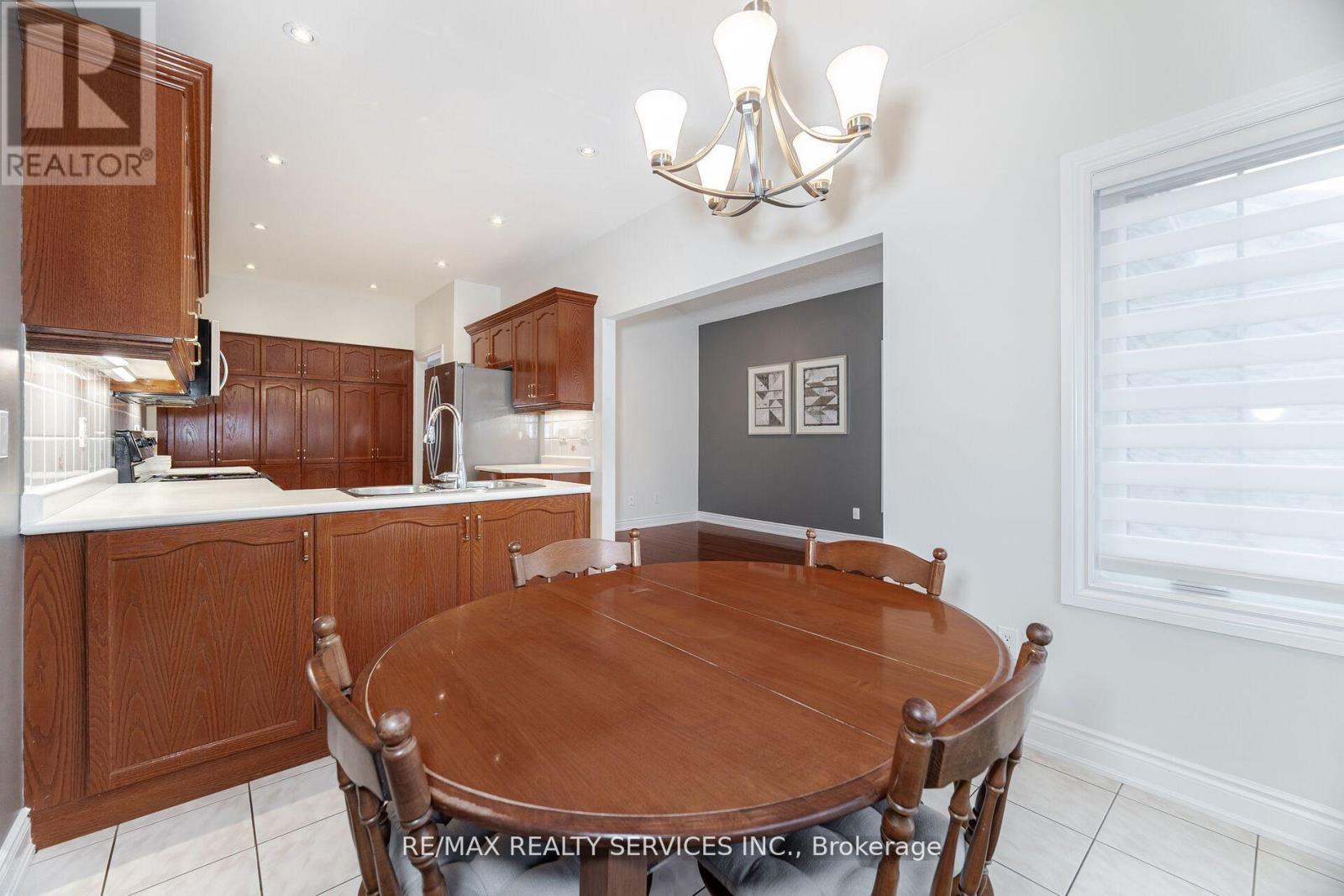 3 Tuscany Lane, Brampton, Ontario  L6R 1W5 - Photo 15 - W12588412