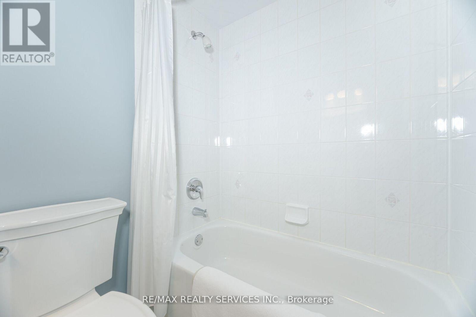 3 Tuscany Lane, Brampton, Ontario  L6R 1W5 - Photo 30 - W12588412