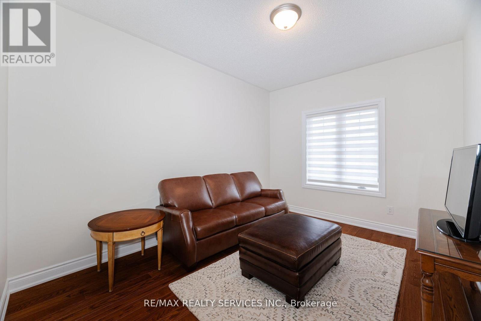 3 Tuscany Lane, Brampton, Ontario  L6R 1W5 - Photo 5 - W12588412