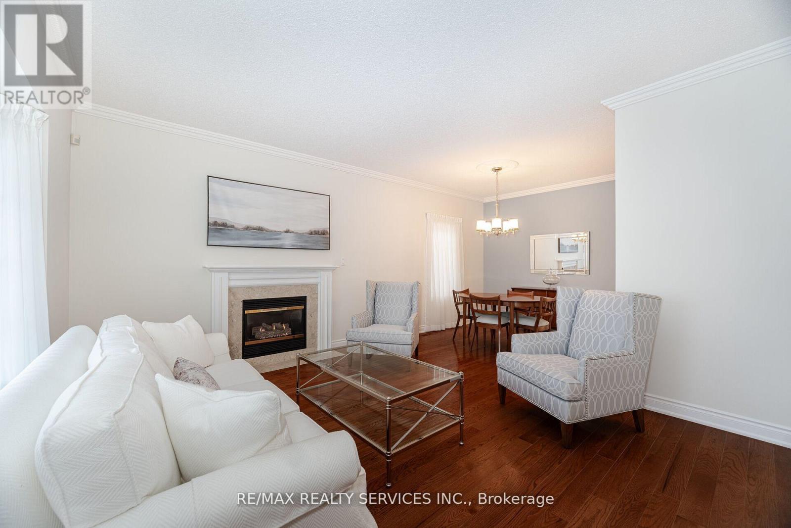 3 Tuscany Lane, Brampton, Ontario  L6R 1W5 - Photo 7 - W12588412