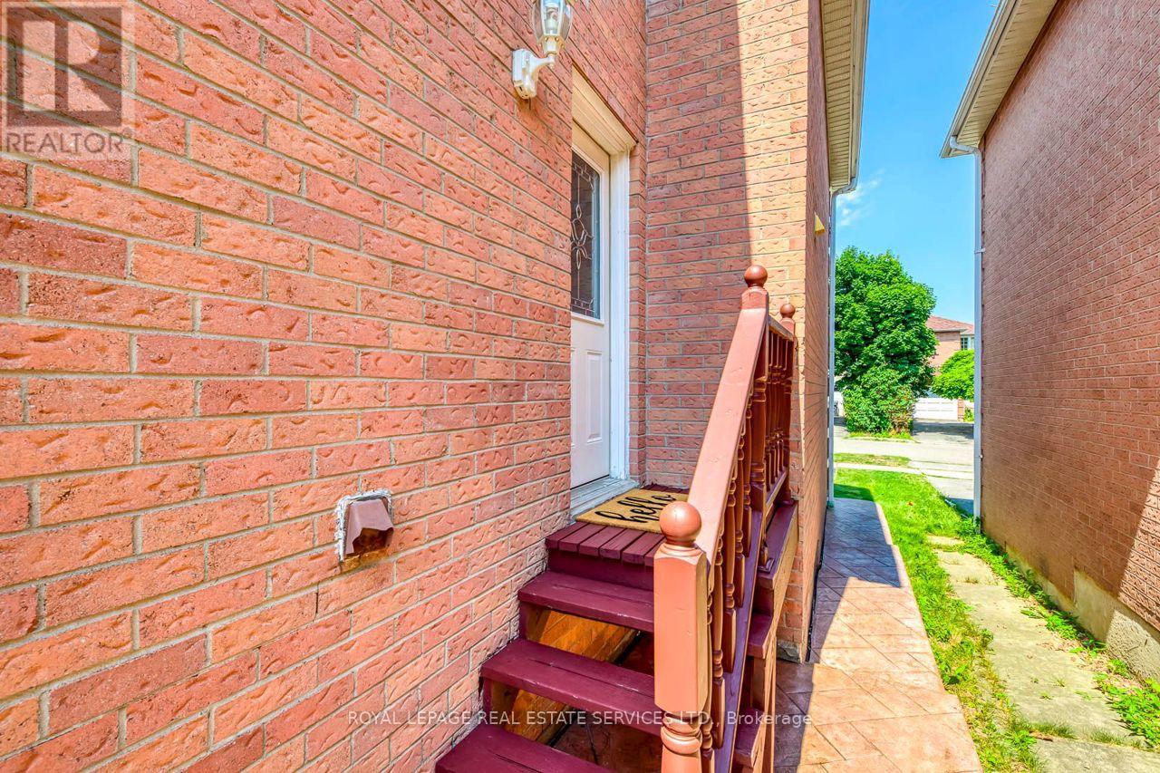 Bsmt - 5254 Astwell Avenue, Mississauga, Ontario  L5R 3H8 - Photo 2 - W12588430