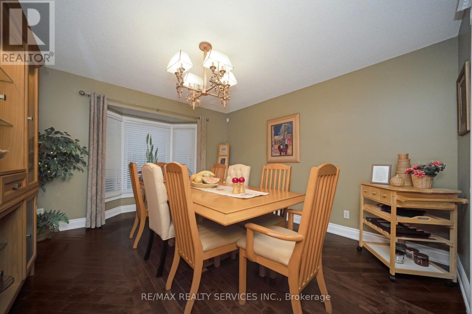 74 Leeward Drive N, Brampton, Ontario  L6S 5V8 - Photo 17 - W12588434