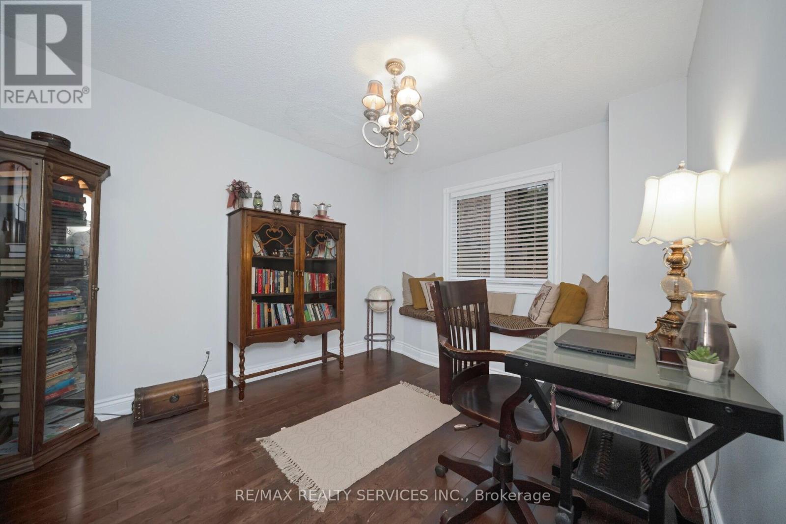 74 Leeward Drive N, Brampton, Ontario  L6S 5V8 - Photo 8 - W12588434