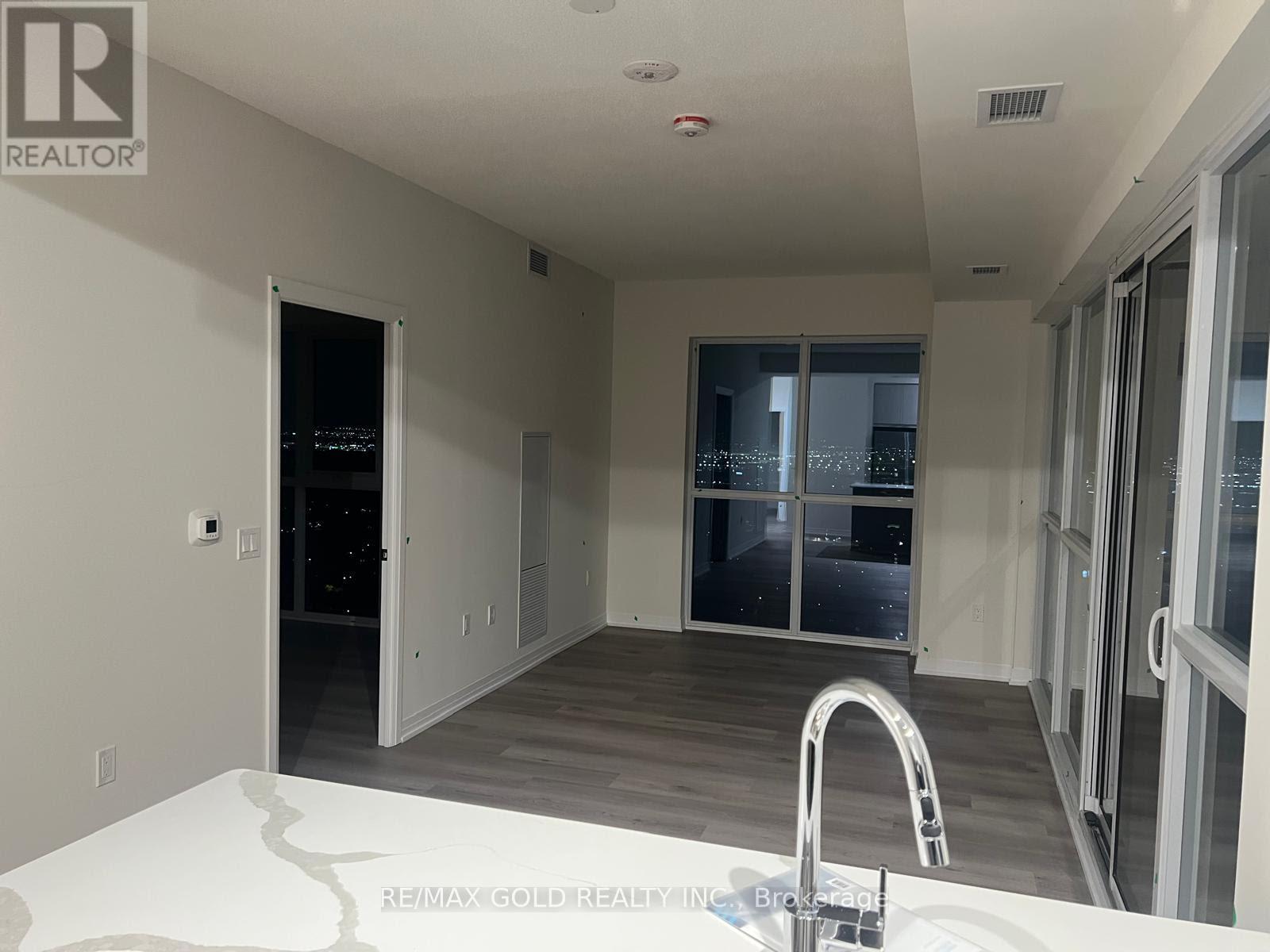 3209 - 15 Watergarden Drive, Mississauga, Ontario  L5R 0H4 - Photo 10 - W12588438