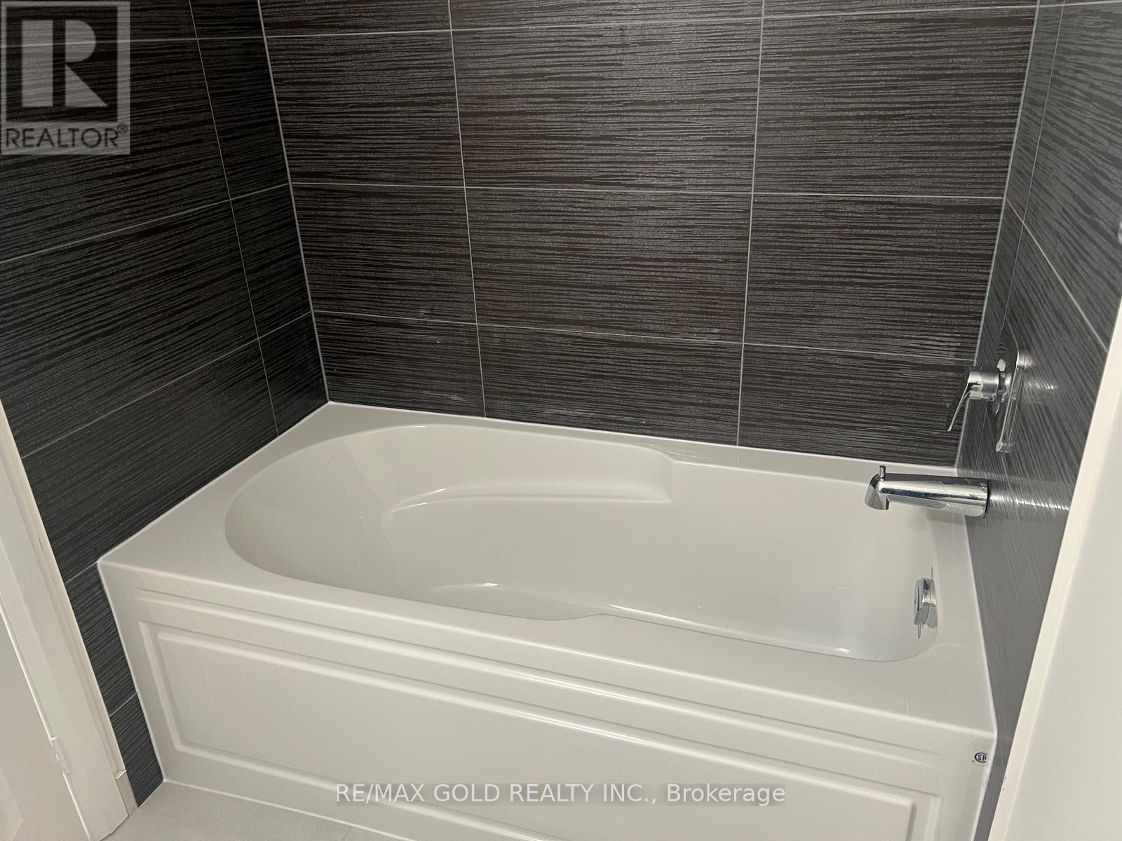 3209 - 15 Watergarden Drive, Mississauga, Ontario  L5R 0H4 - Photo 17 - W12588438