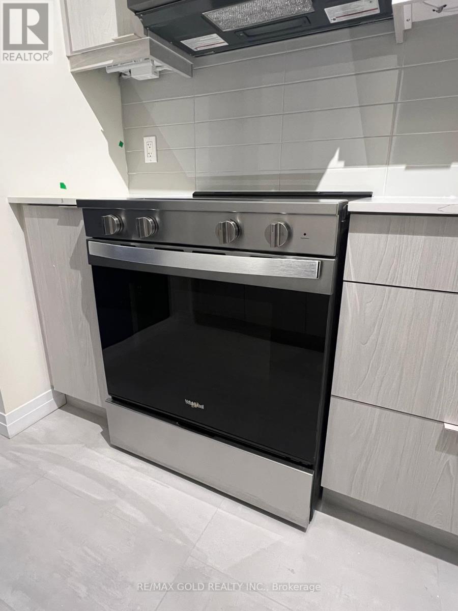 3209 - 15 Watergarden Drive, Mississauga, Ontario  L5R 0H4 - Photo 2 - W12588438