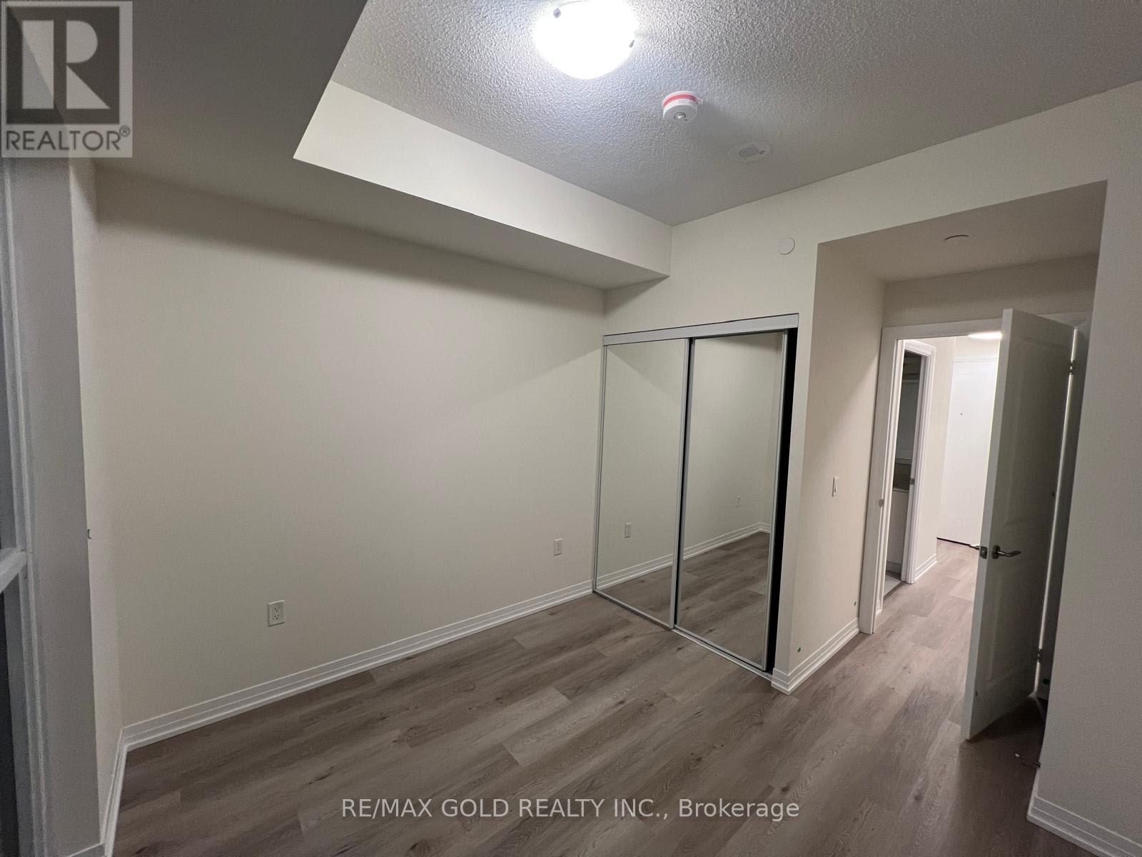 3209 - 15 Watergarden Drive, Mississauga, Ontario  L5R 0H4 - Photo 4 - W12588438