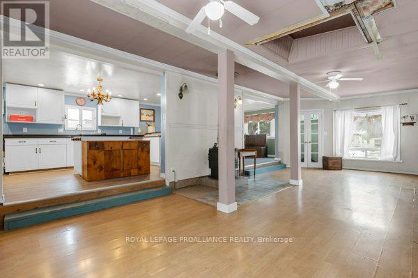 121 - 529 Old Highway 2, Quinte West, Ontario  K8P 4G5 - Photo 7 - X12588456