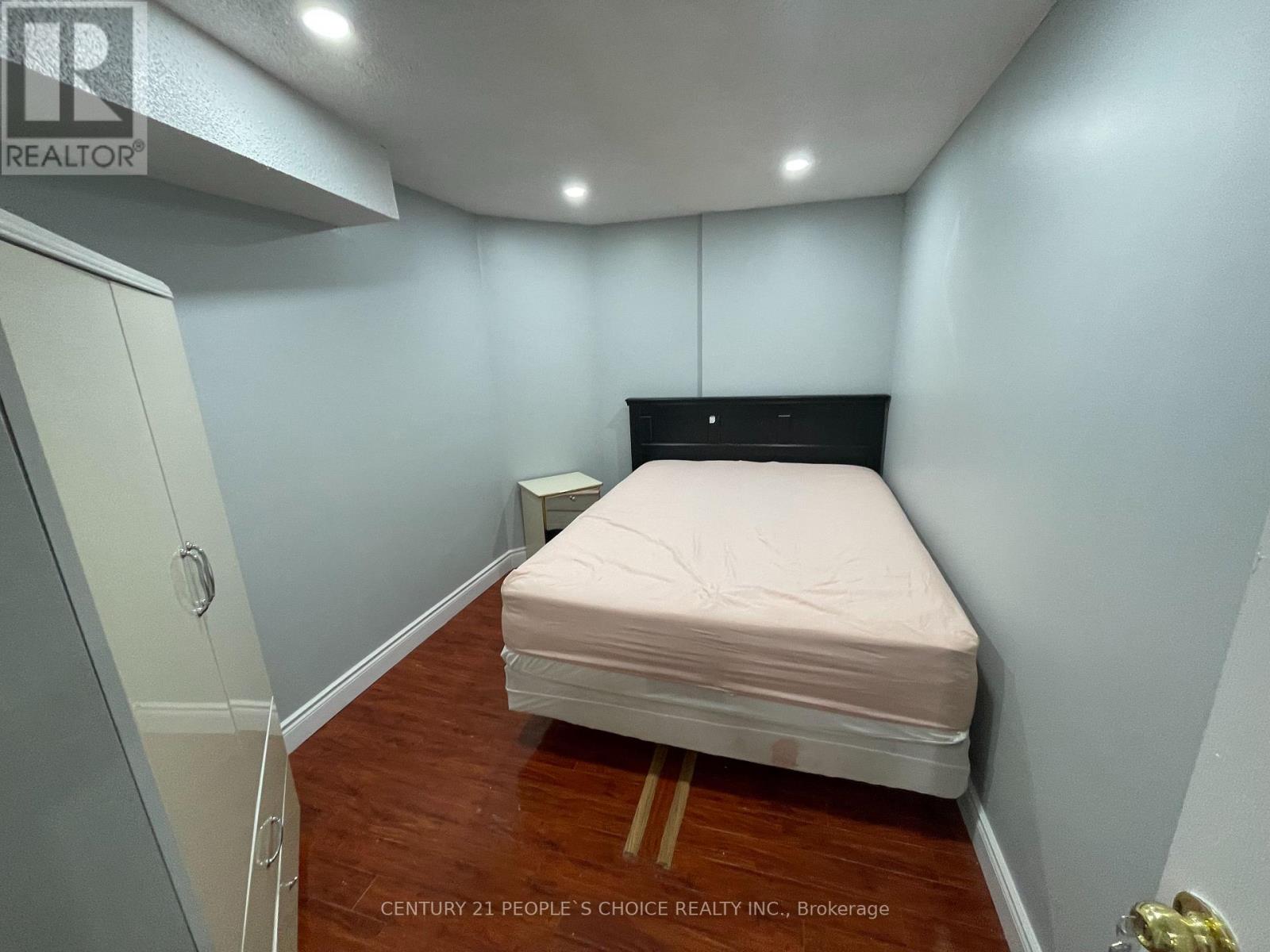 Lower Level - 340 Bristol Road, Mississauga, Ontario  L5R 2J7 - Photo 13 - W12444525