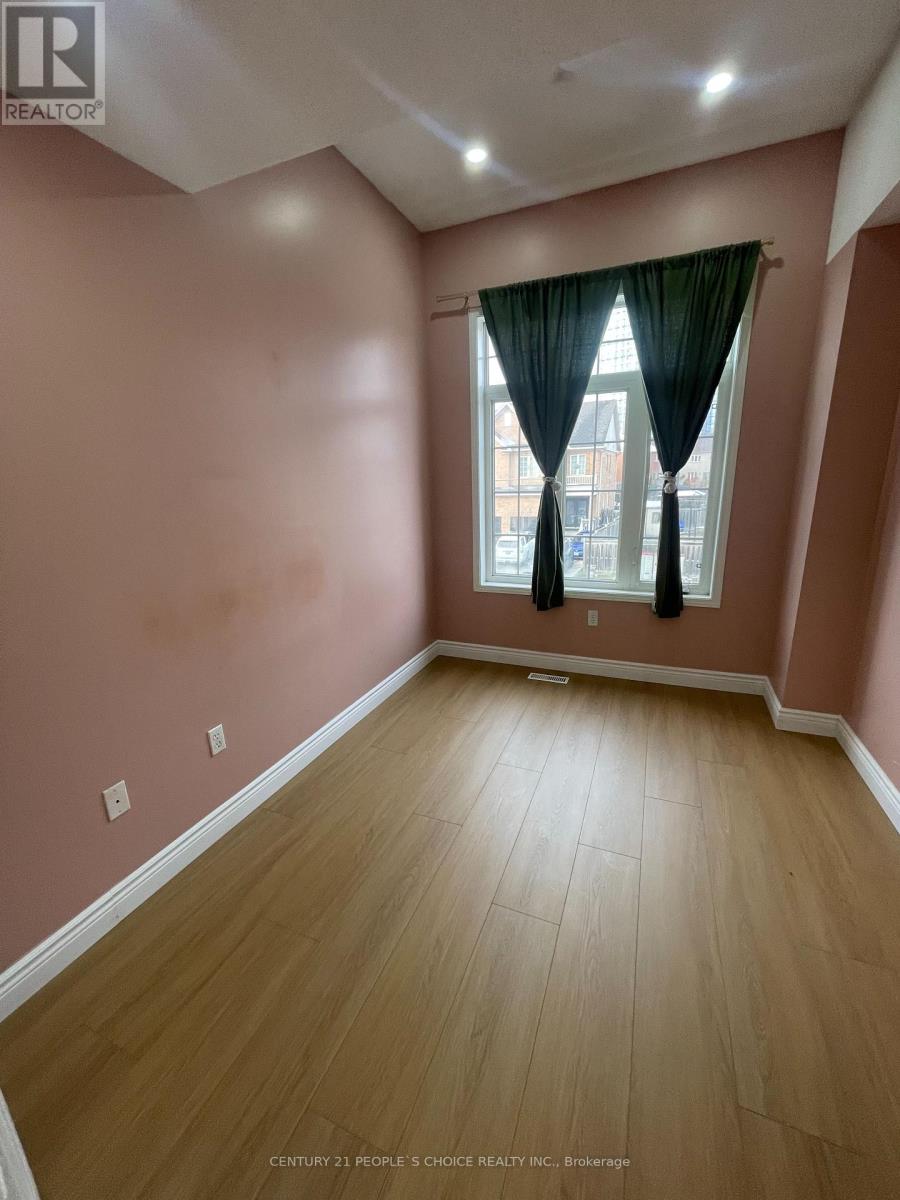 51 Portrush Trail, Brampton, Ontario L6X 0R2 - Photo 11 - W12563190