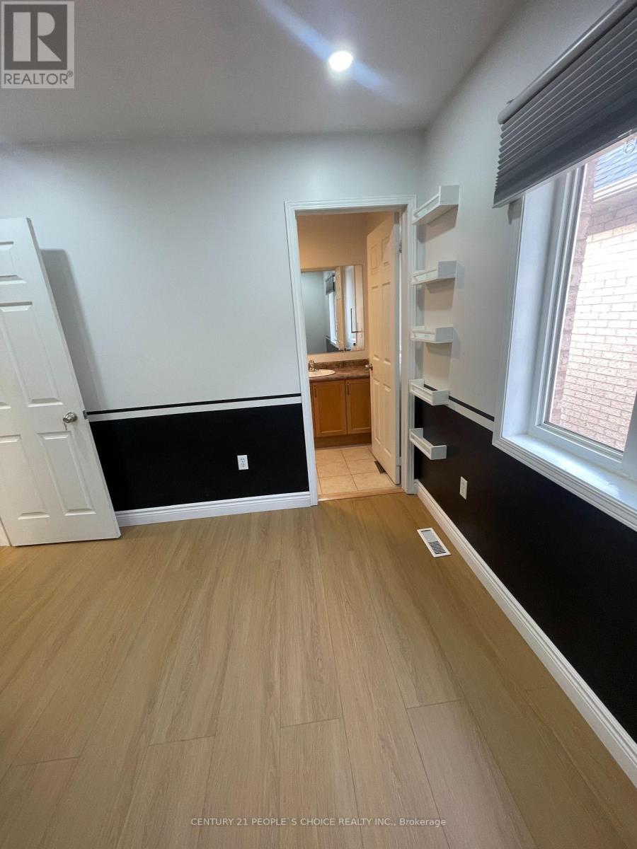 51 Portrush Trail, Brampton, Ontario L6X 0R2 - Photo 19 - W12563190