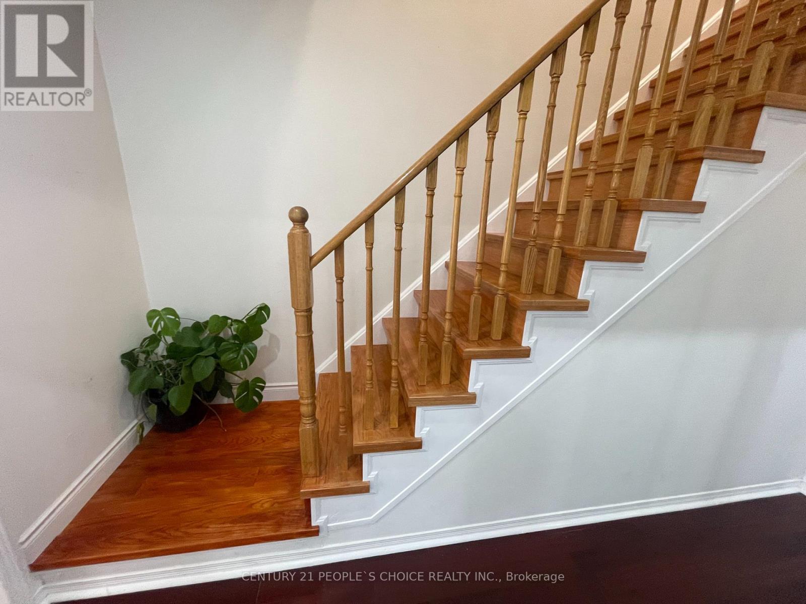 51 Portrush Trail, Brampton, Ontario L6X 0R2 - Photo 23 - W12563190