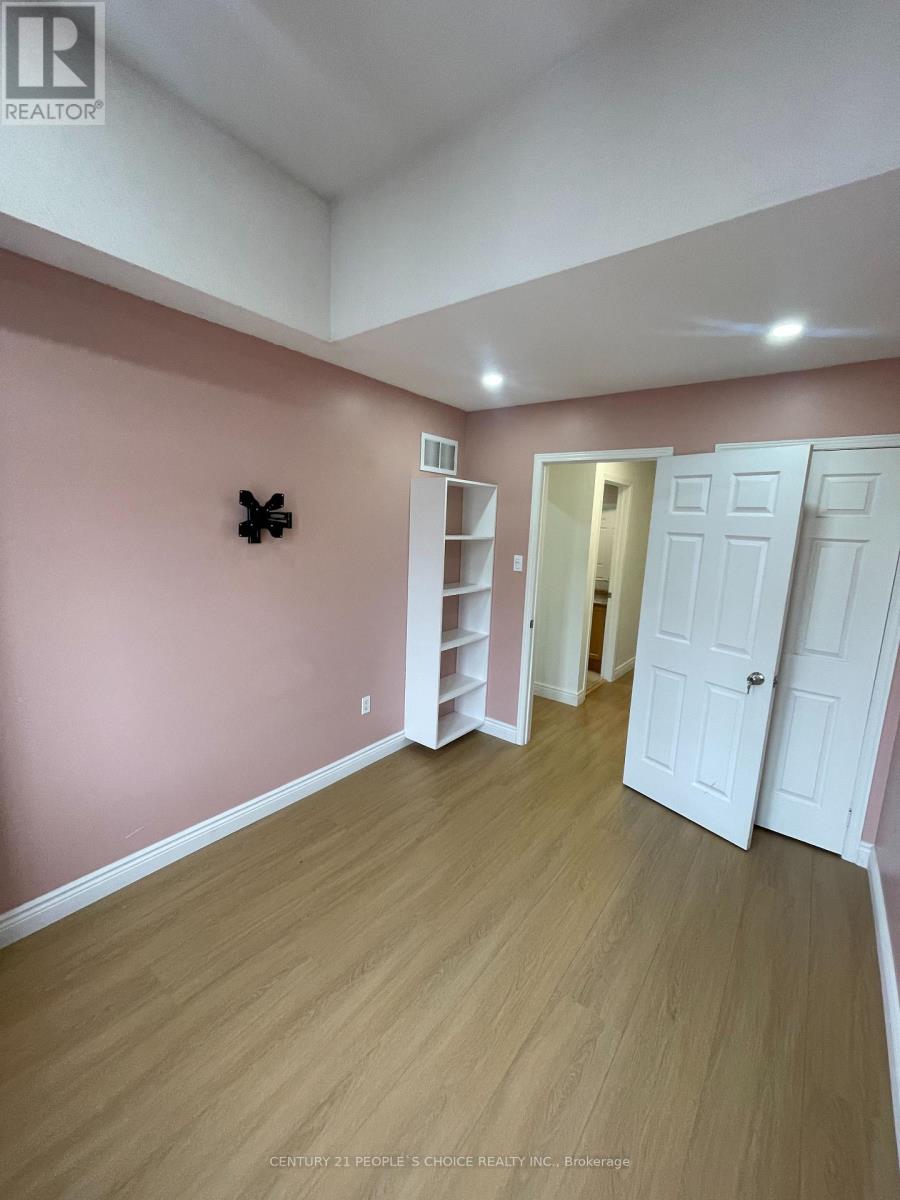 51 Portrush Trail, Brampton, Ontario L6X 0R2 - Photo 15 - W12563190