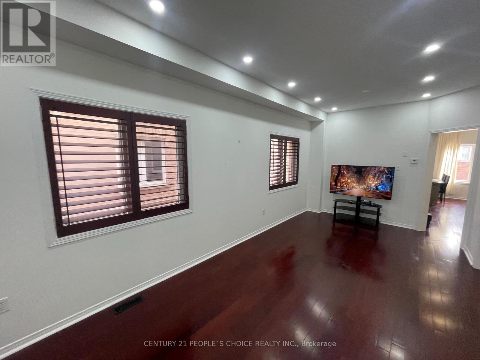 51 Portrush Trail, Brampton, Ontario L6X 0R2 - Photo 27 - W12563190