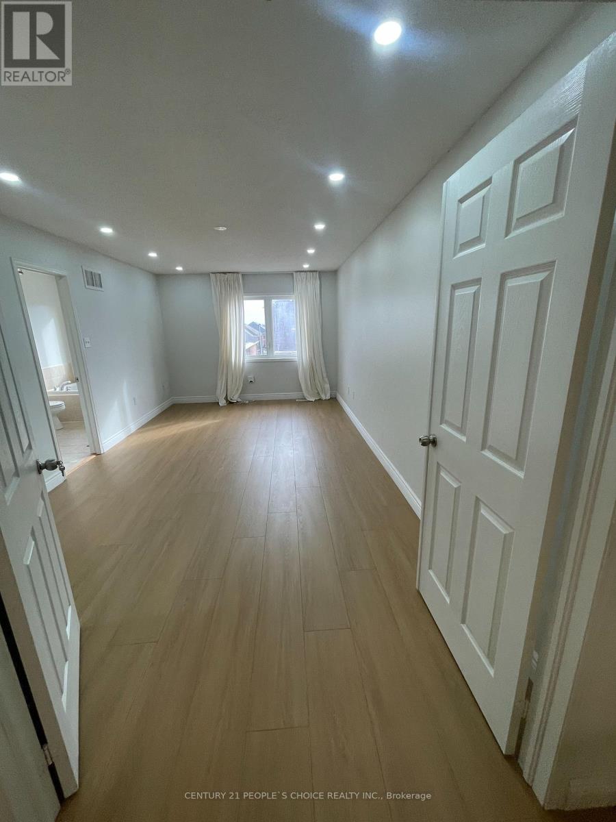 51 Portrush Trail, Brampton, Ontario L6X 0R2 - Photo 20 - W12563190