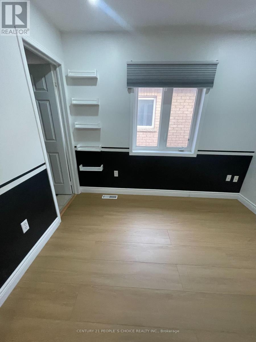 51 Portrush Trail, Brampton, Ontario L6X 0R2 - Photo 18 - W12563190