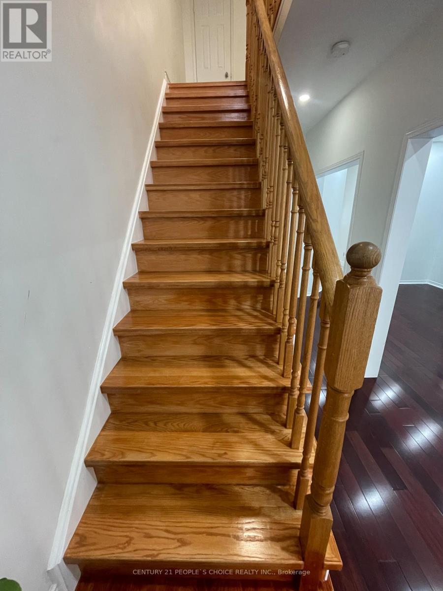 51 Portrush Trail, Brampton, Ontario L6X 0R2 - Photo 22 - W12563190