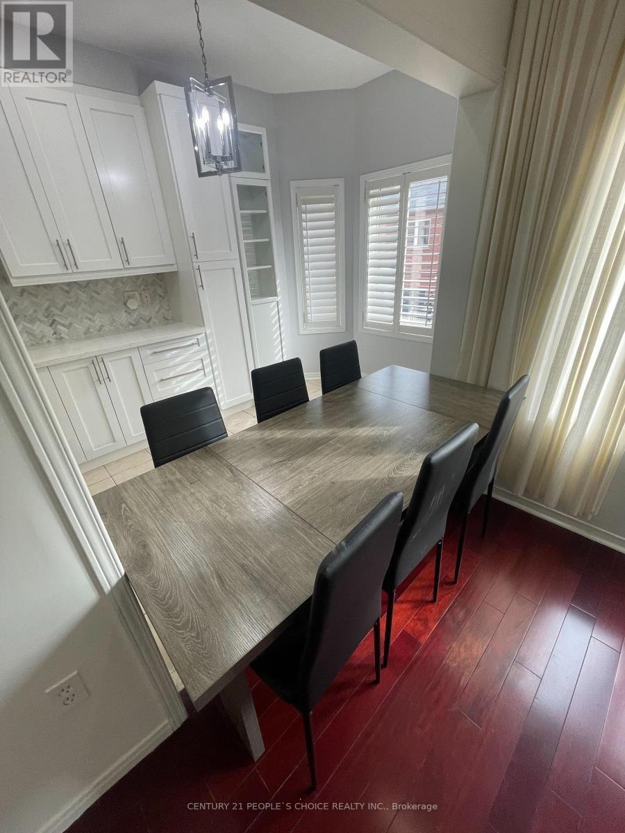 51 Portrush Trail, Brampton, Ontario L6X 0R2 - Photo 33 - W12563190