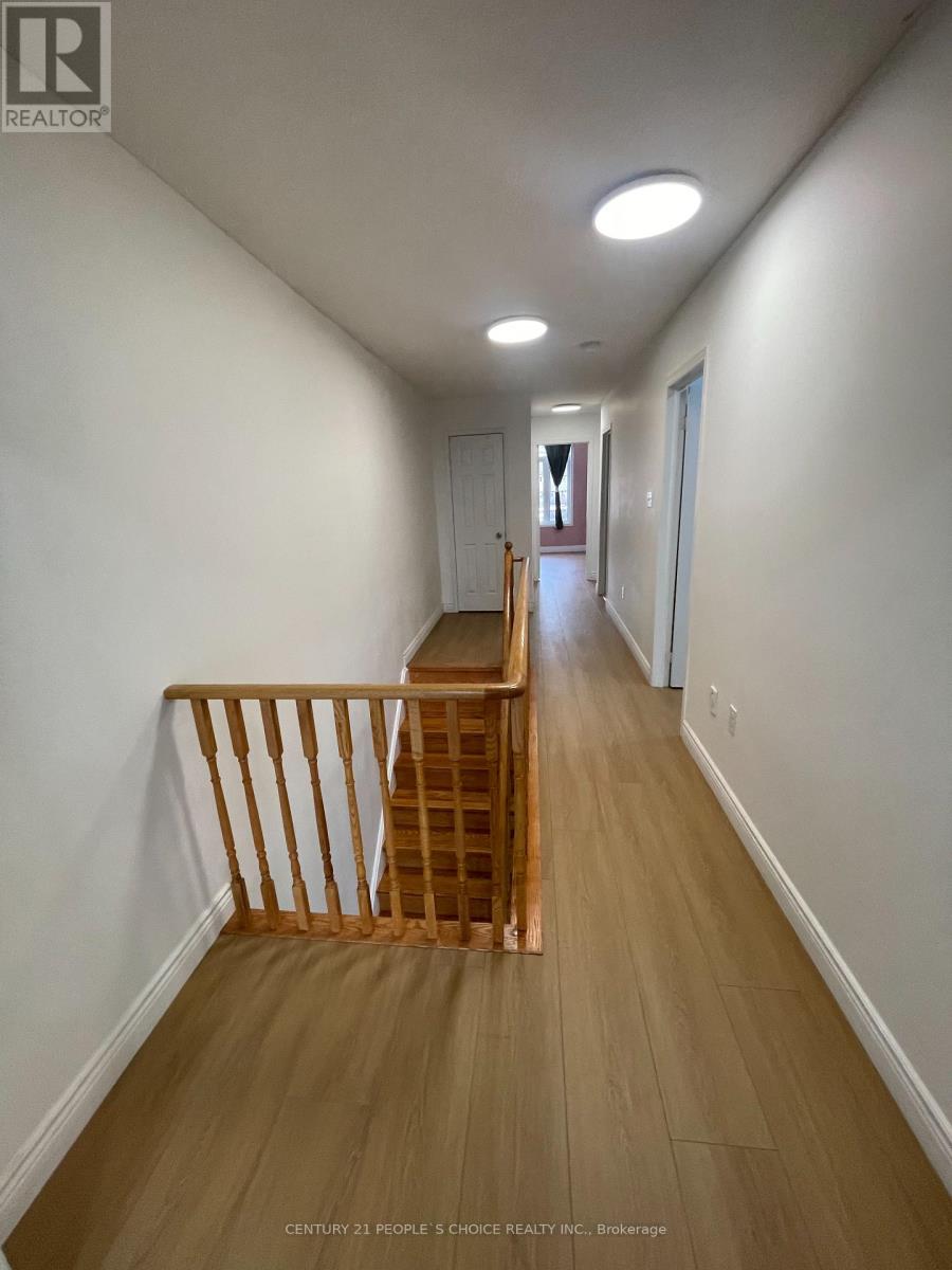 51 Portrush Trail, Brampton, Ontario L6X 0R2 - Photo 3 - W12563190