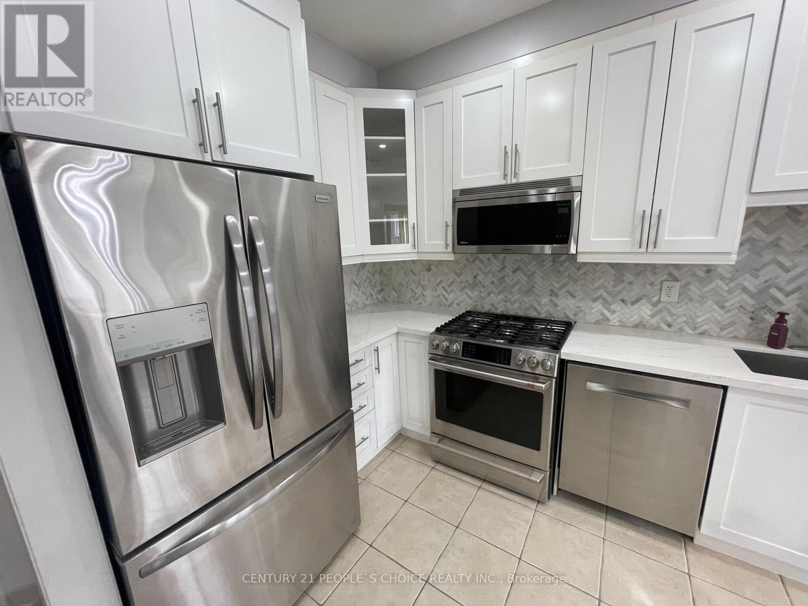 51 Portrush Trail, Brampton, Ontario L6X 0R2 - Photo 31 - W12563190