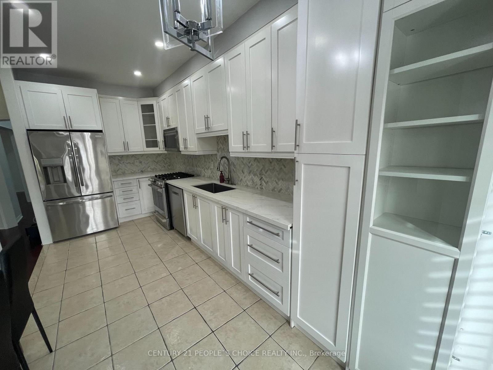 51 Portrush Trail, Brampton, Ontario L6X 0R2 - Photo 35 - W12563190