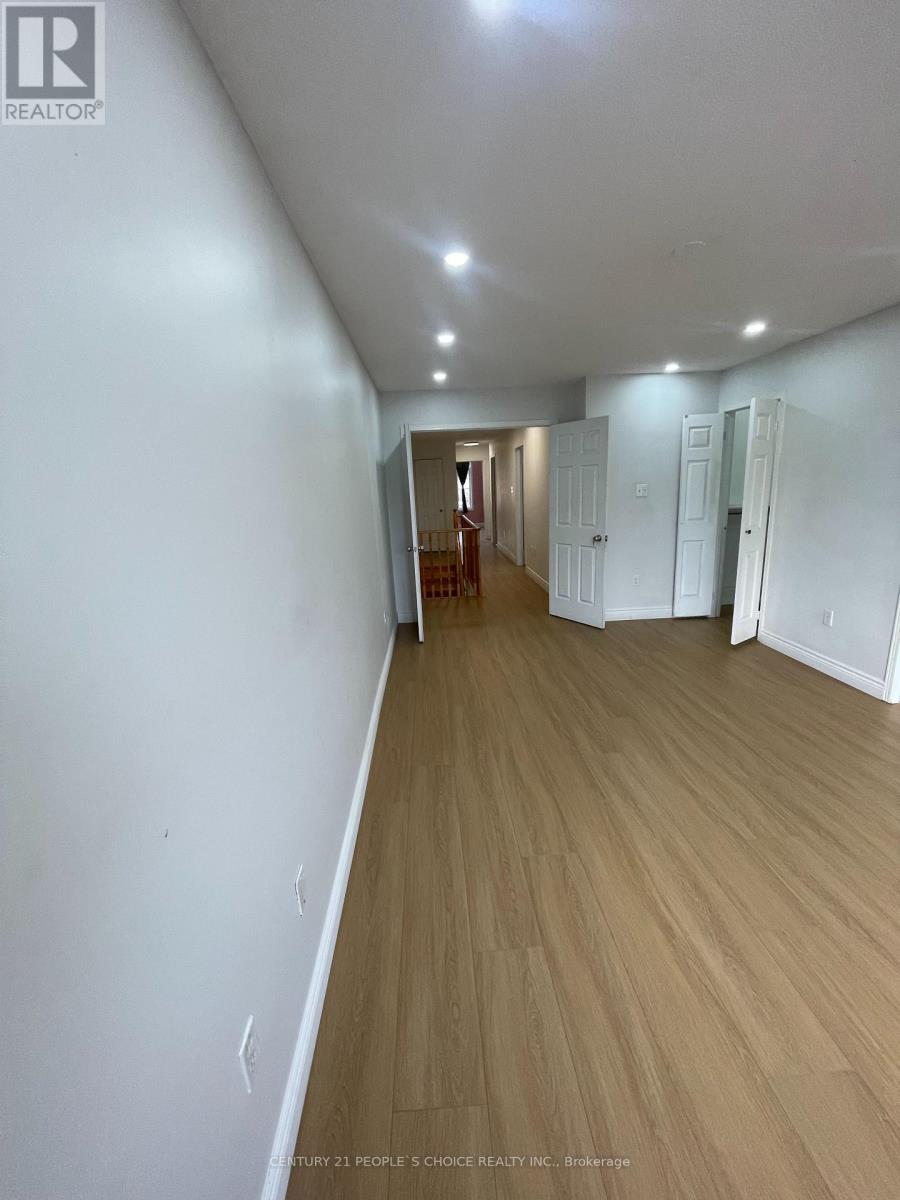 51 Portrush Trail, Brampton, Ontario L6X 0R2 - Photo 6 - W12563190