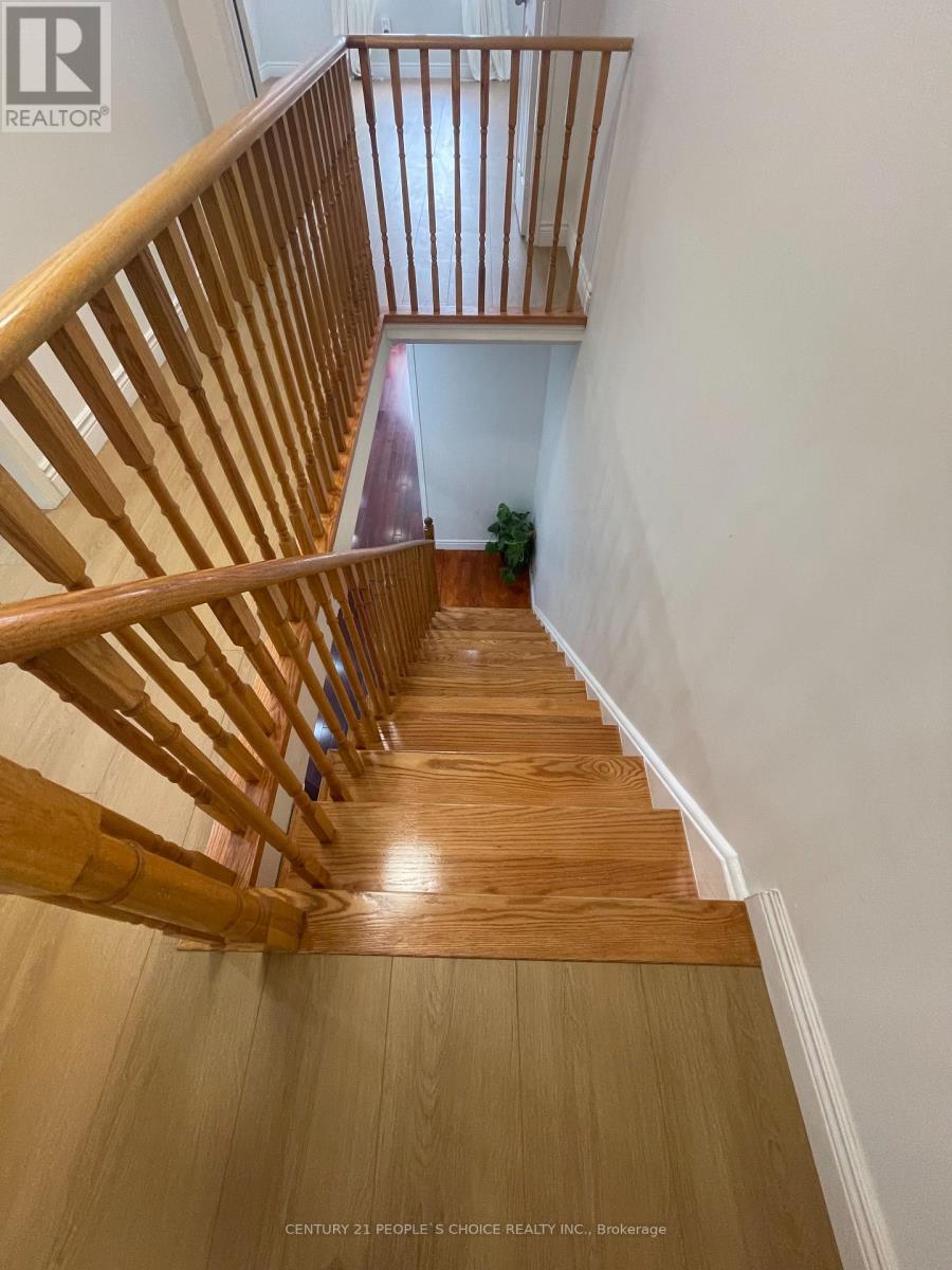 51 Portrush Trail, Brampton, Ontario L6X 0R2 - Photo 9 - W12563190