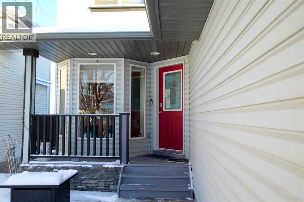 51 Westfall Crescent, Okotoks, Alberta  T1S 1V5 - Photo 2 - A2271196