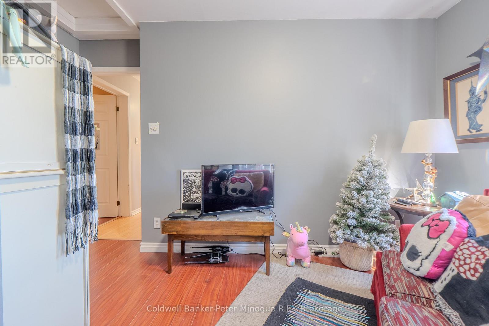 54 Lakeshore Drive, Temagami, Ontario  P0H 2H0 - Photo 16 - X12400967