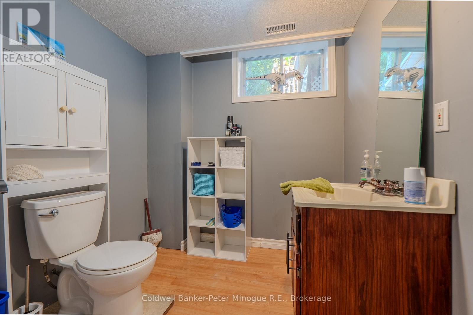 54 Lakeshore Drive, Temagami, Ontario  P0H 2H0 - Photo 19 - X12400967