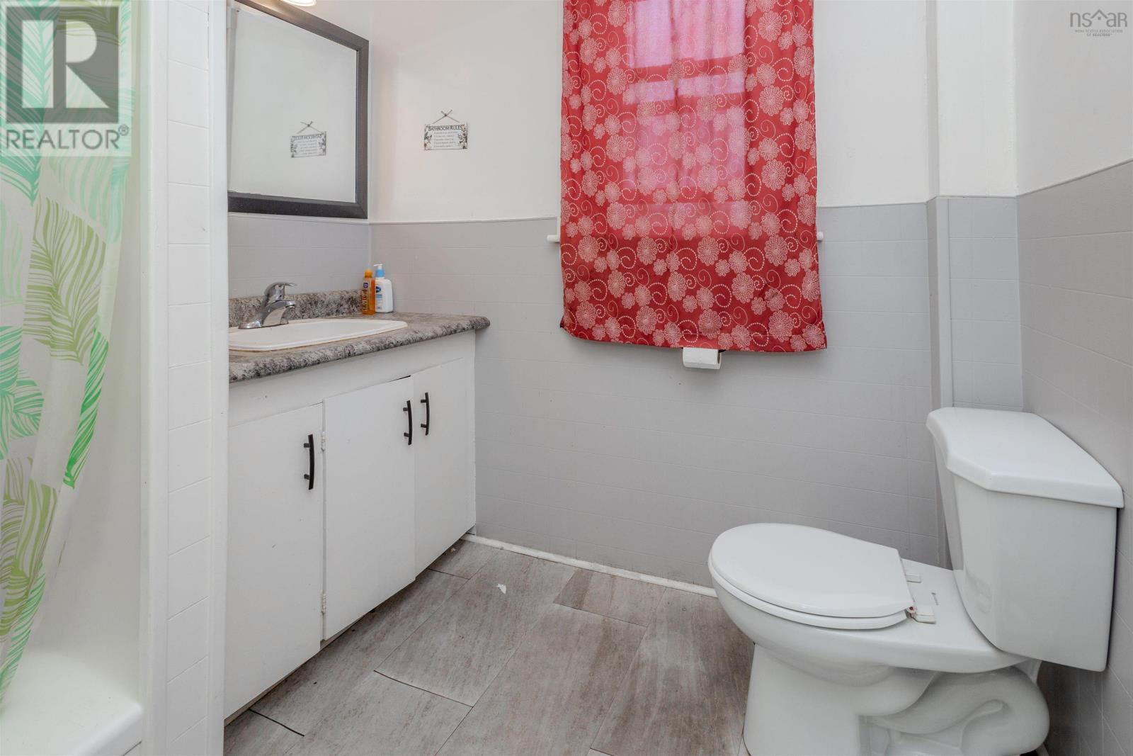 71 Sheriff Avenue, Sydney, Nova Scotia  B1P 2P6 - Photo 17 - 202528047