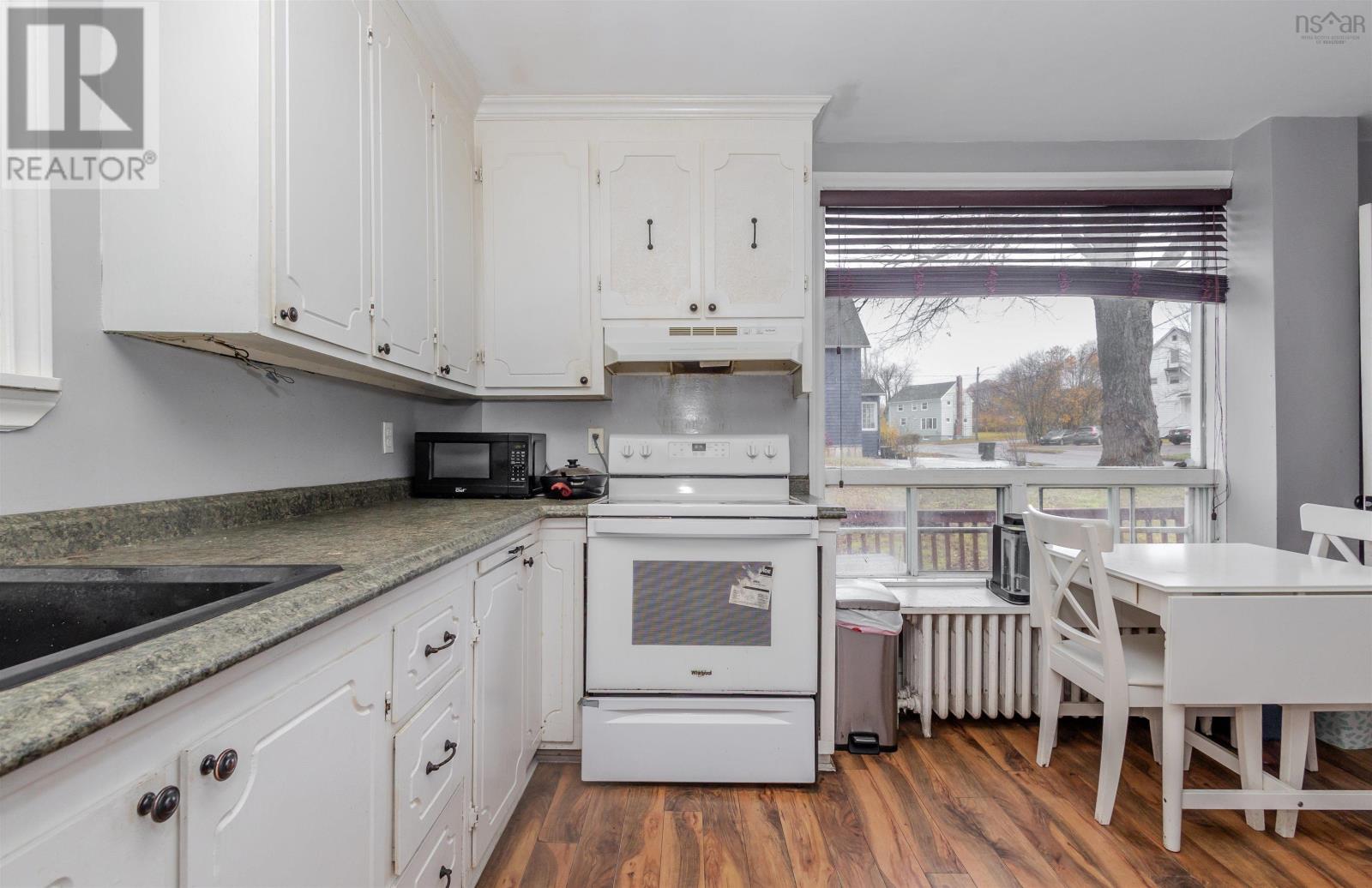 71 Sheriff Avenue, Sydney, Nova Scotia  B1P 2P6 - Photo 9 - 202528047