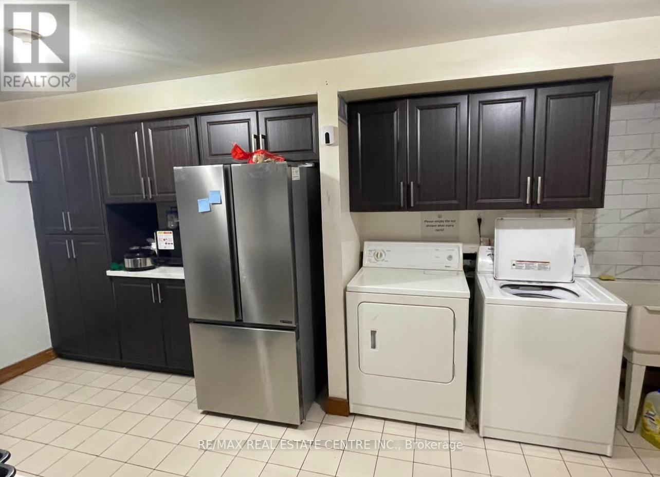 Basement - 39 Fallway Road, Brampton, Ontario  L6V 3H1 - Photo 11 - W12588450