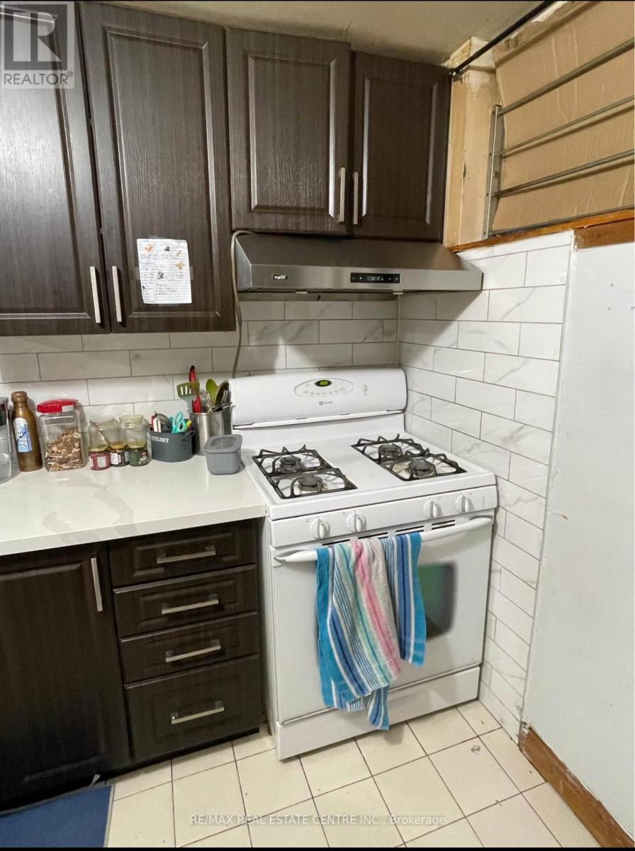 Basement - 39 Fallway Road, Brampton, Ontario  L6V 3H1 - Photo 12 - W12588450